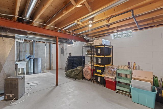 N103W16612 Country COURT, Germantown, WI 53022