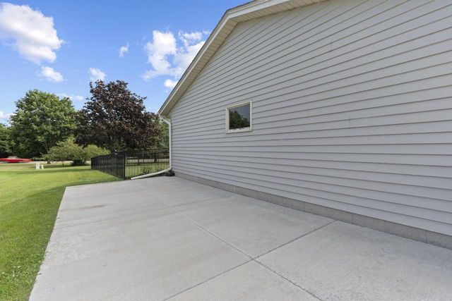 N103W16612 Country COURT, Germantown, WI 53022
