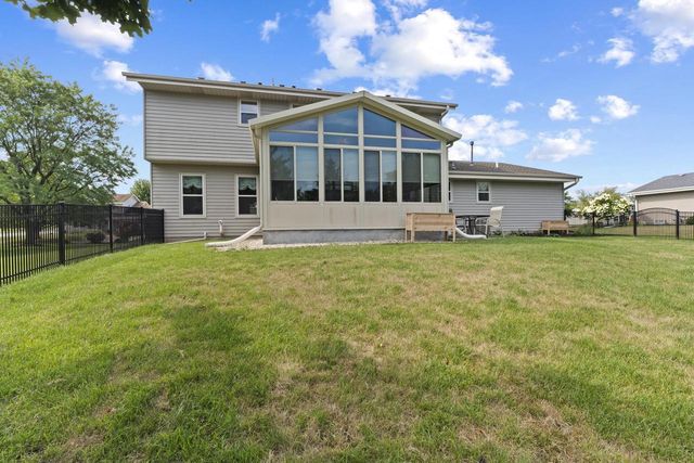 N103W16612 Country COURT, Germantown, WI 53022