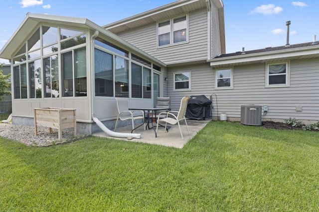 N103W16612 Country COURT, Germantown, WI 53022
