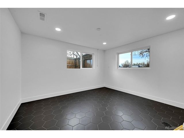 9230 W Dakota Ave, Lakewood, CO 80226