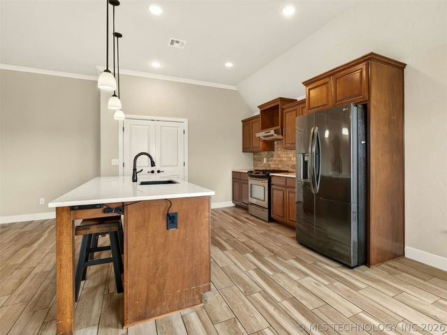13301 N 59th East Place, Collinsville, OK 74021