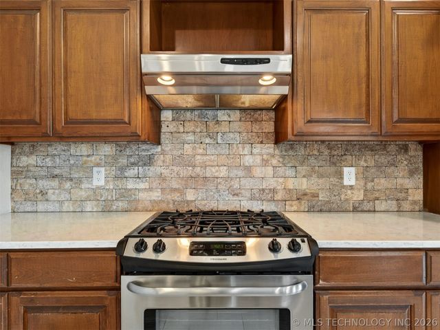 13301 N 59th East Place, Collinsville, OK 74021
