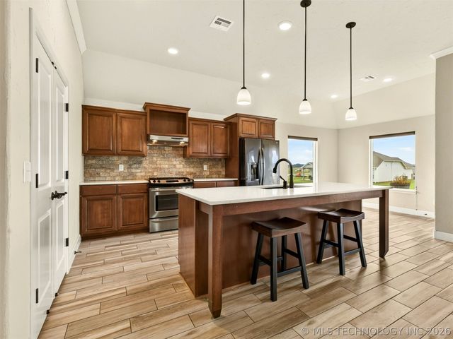 13301 N 59th East Place, Collinsville, OK 74021