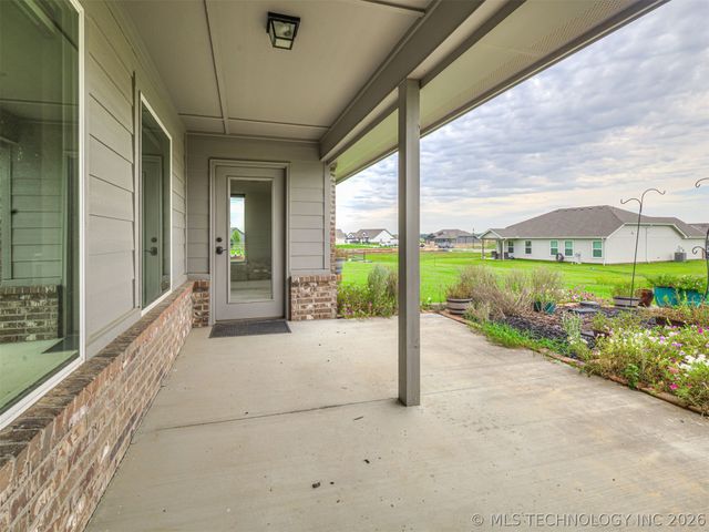 13301 N 59th East Place, Collinsville, OK 74021