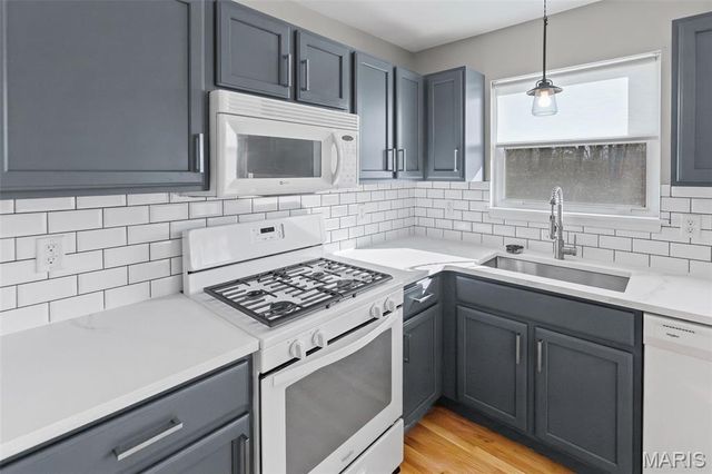 4381 Bristol View Court, St Louis, MO 63129