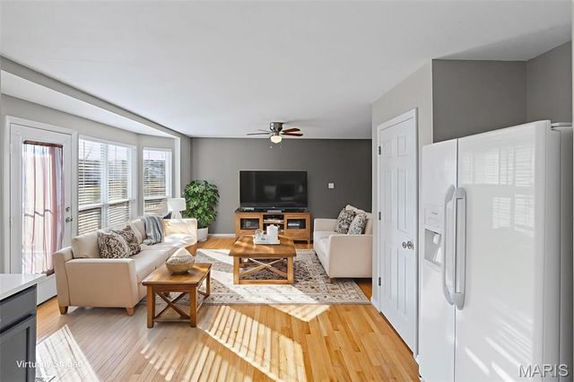 4381 Bristol View Court, St Louis, MO 63129