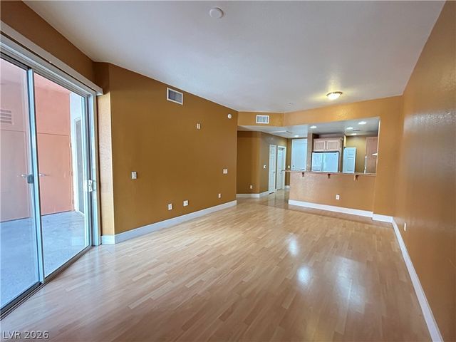 35 East Agate Avenue 304, Las Vegas, NV 89123