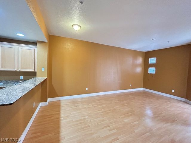 35 East Agate Avenue 304, Las Vegas, NV 89123