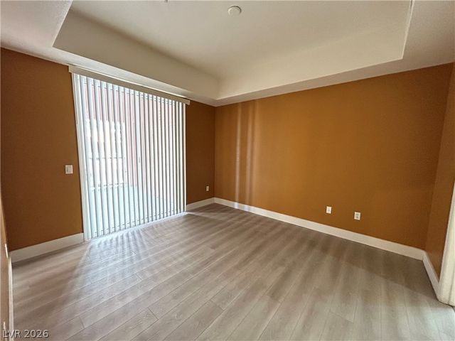 35 East Agate Avenue 304, Las Vegas, NV 89123