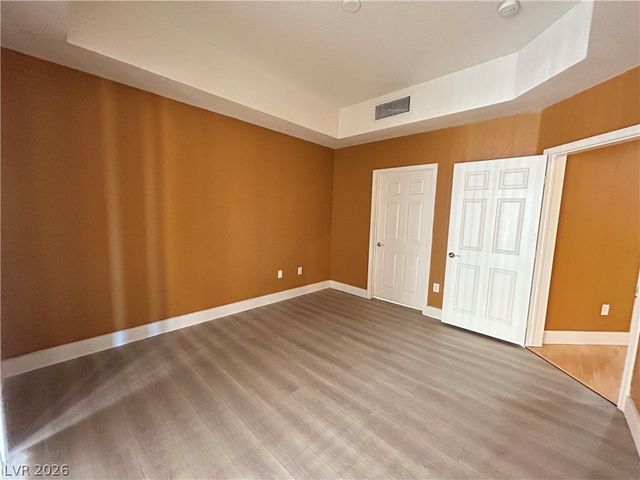 35 East Agate Avenue 304, Las Vegas, NV 89123