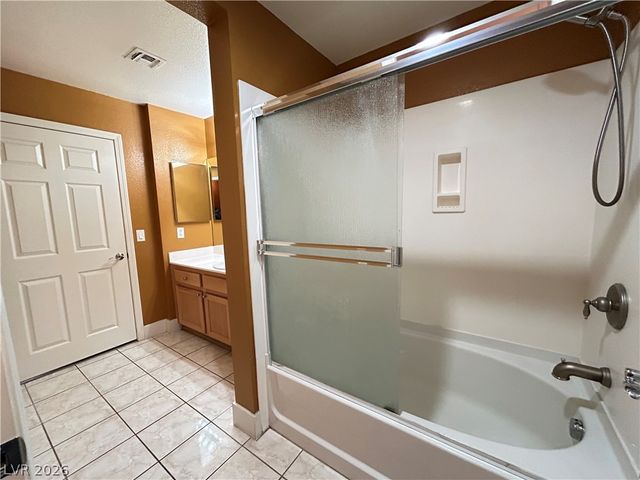 35 East Agate Avenue 304, Las Vegas, NV 89123