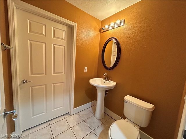 35 East Agate Avenue 304, Las Vegas, NV 89123