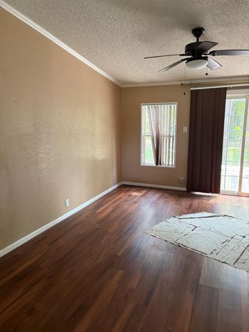 17718 Wooded Trail, Conroe, TX 77302