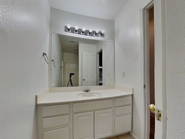 615 Douglas Drive, Mansfield, TX 76063