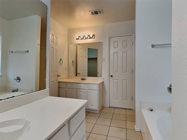 615 Douglas Drive, Mansfield, TX 76063