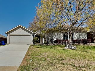 615 Douglas Drive, Mansfield, TX 76063