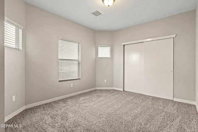 236 S MANZANITA Drive, El Paso, TX 79928