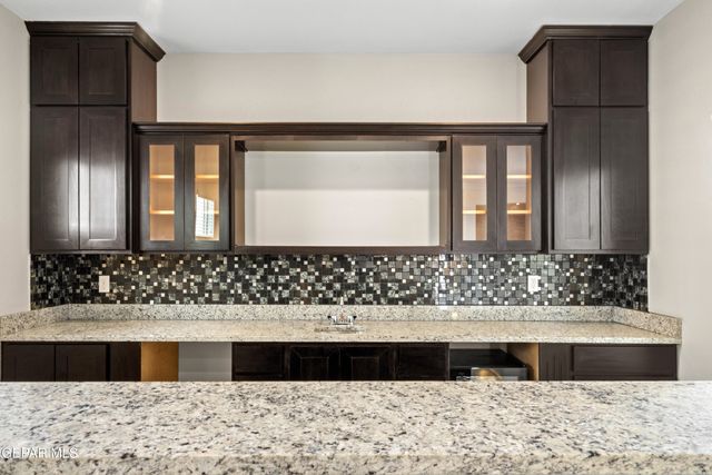 236 S MANZANITA Drive, El Paso, TX 79928