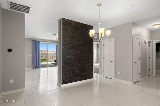 236 S MANZANITA Drive, El Paso, TX 79928