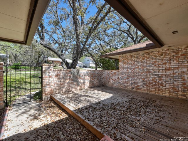 3322 CASTLEDALE DR, San Antonio, TX 78230