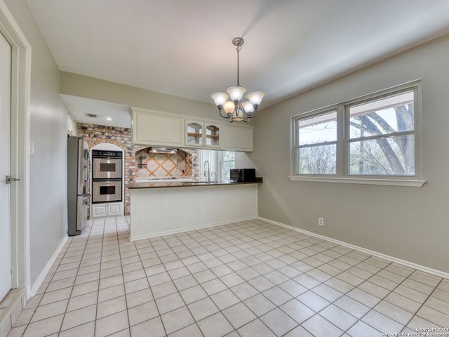 3322 CASTLEDALE DR, San Antonio, TX 78230