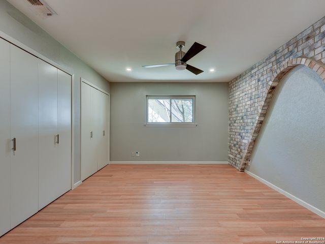 3322 CASTLEDALE DR, San Antonio, TX 78230