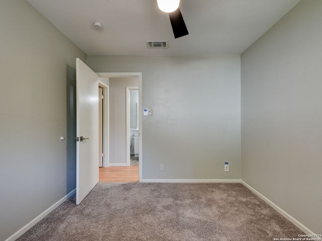 3322 CASTLEDALE DR, San Antonio, TX 78230