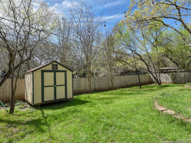 3322 CASTLEDALE DR, San Antonio, TX 78230