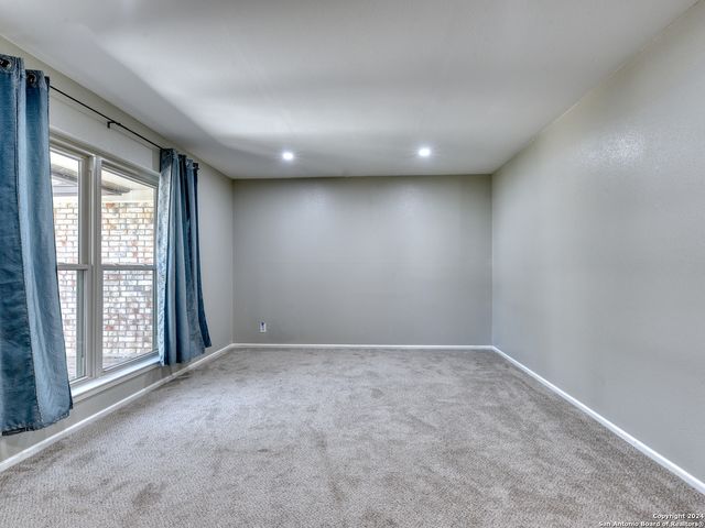 3322 CASTLEDALE DR, San Antonio, TX 78230