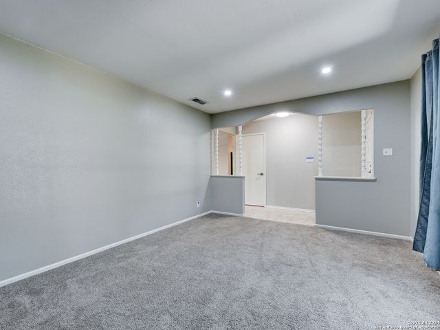3322 CASTLEDALE DR, San Antonio, TX 78230