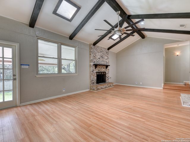 3322 CASTLEDALE DR, San Antonio, TX 78230