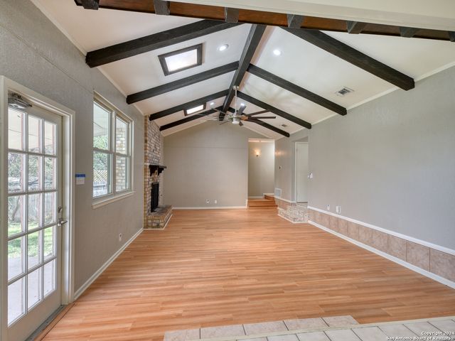 3322 CASTLEDALE DR, San Antonio, TX 78230