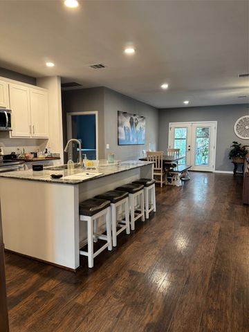 1014 Scenic Drive, Granbury, TX 76048