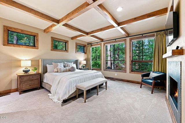 61673 Tam McArthur Loop, Bend, OR 97702