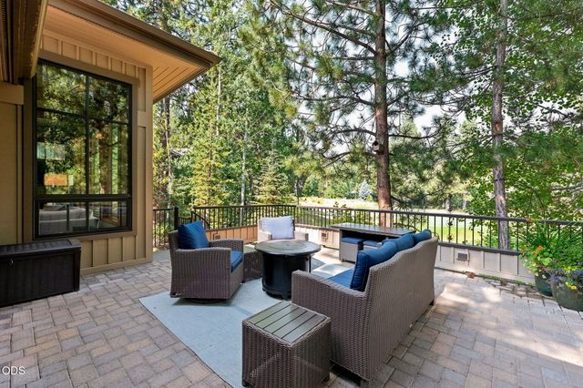 61673 Tam McArthur Loop, Bend, OR 97702