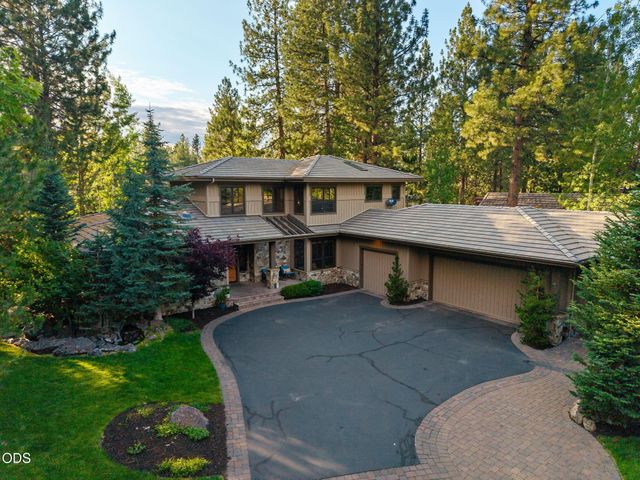 61673 Tam McArthur Loop, Bend, OR 97702