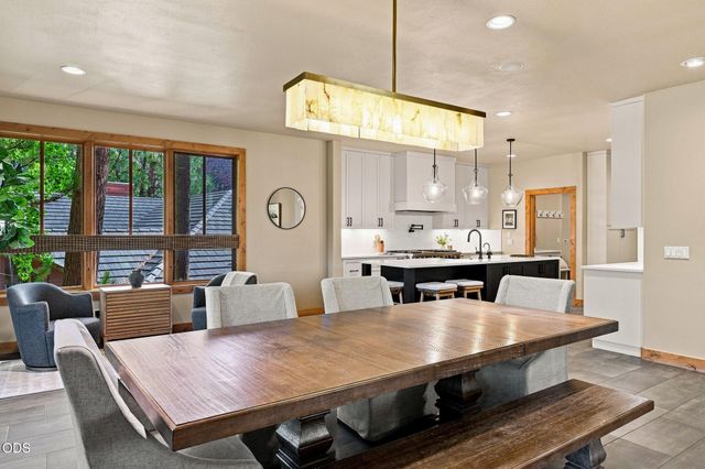 61673 Tam McArthur Loop, Bend, OR 97702