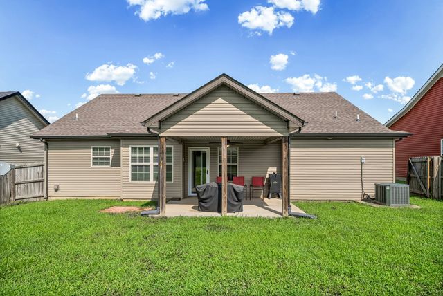 604 Hollow Crst, Clarksville, TN 37042