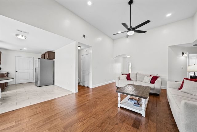604 Hollow Crst, Clarksville, TN 37042