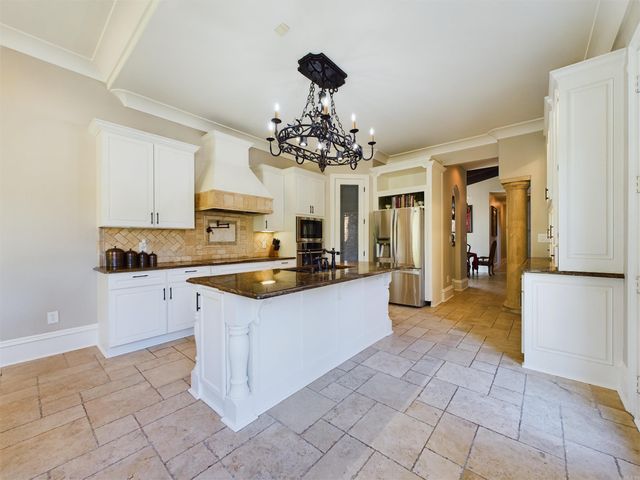 11 La Scala Court, Little Rock, AR 72212