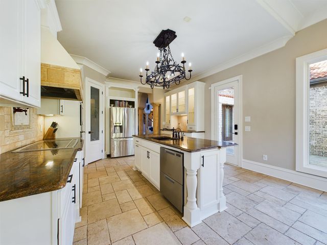 11 La Scala Court, Little Rock, AR 72212