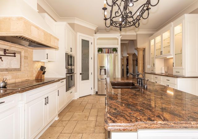 11 La Scala Court, Little Rock, AR 72212