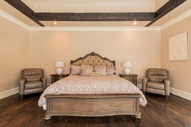 11 La Scala Court, Little Rock, AR 72212