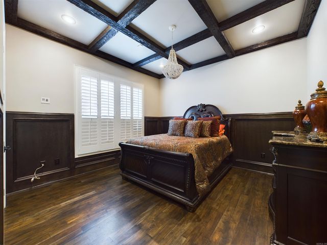 11 La Scala Court, Little Rock, AR 72212