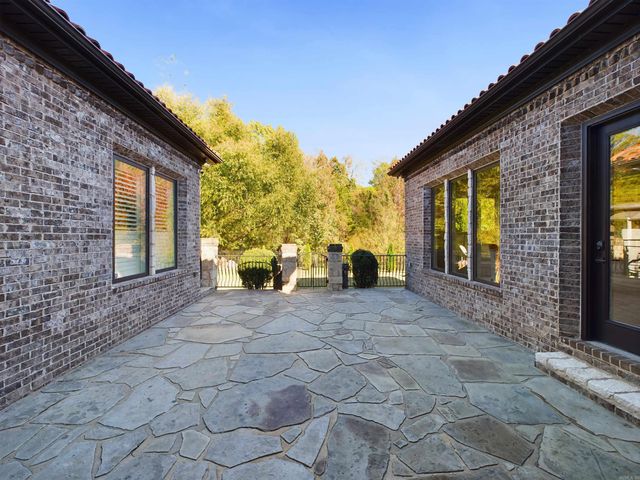 11 La Scala Court, Little Rock, AR 72212