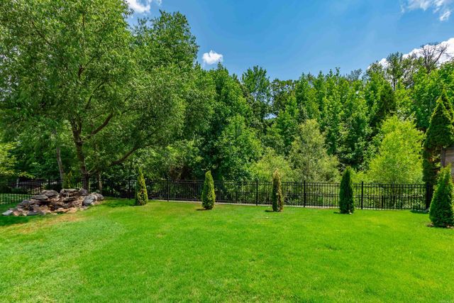 11 La Scala Court, Little Rock, AR 72212