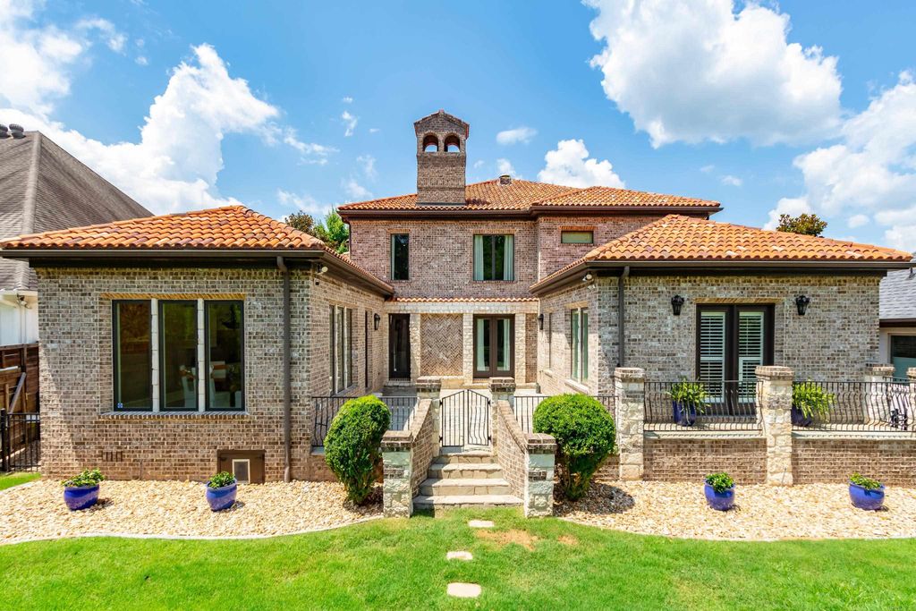 11 La Scala Court, Little Rock, AR 72212