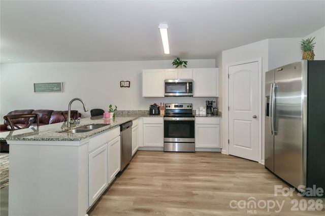 162 Four Andrews Drive, Harmony, NC 28634
