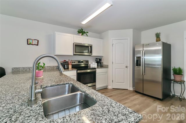 162 Four Andrews Drive, Harmony, NC 28634